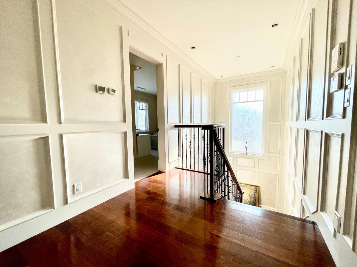 Vancouver Luxury Hotel Εξωτερικό φωτογραφία